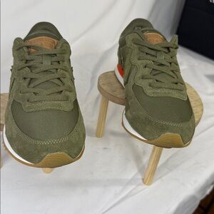 CONVERSE THUNDERBOLD OX IN MEDIUM GREEN COLORWAY MENS Sz 6.5 W 8.